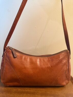 Vintage Cristian Classic Brown Leather Crossbody Bag - Timeless Everyday Style